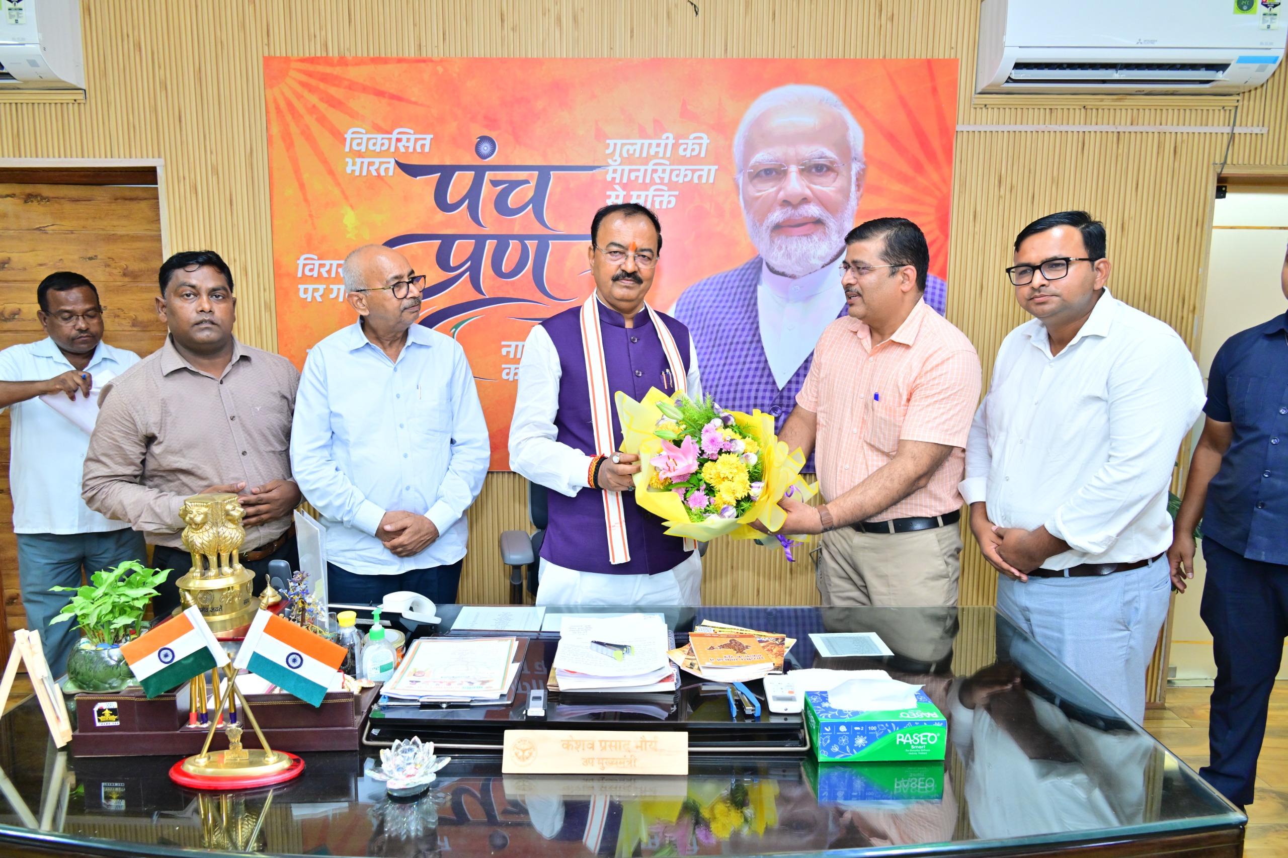 मा0 उपमुख्यमंत्री महोदय को धन्यवाद ज्ञापित करते हुए